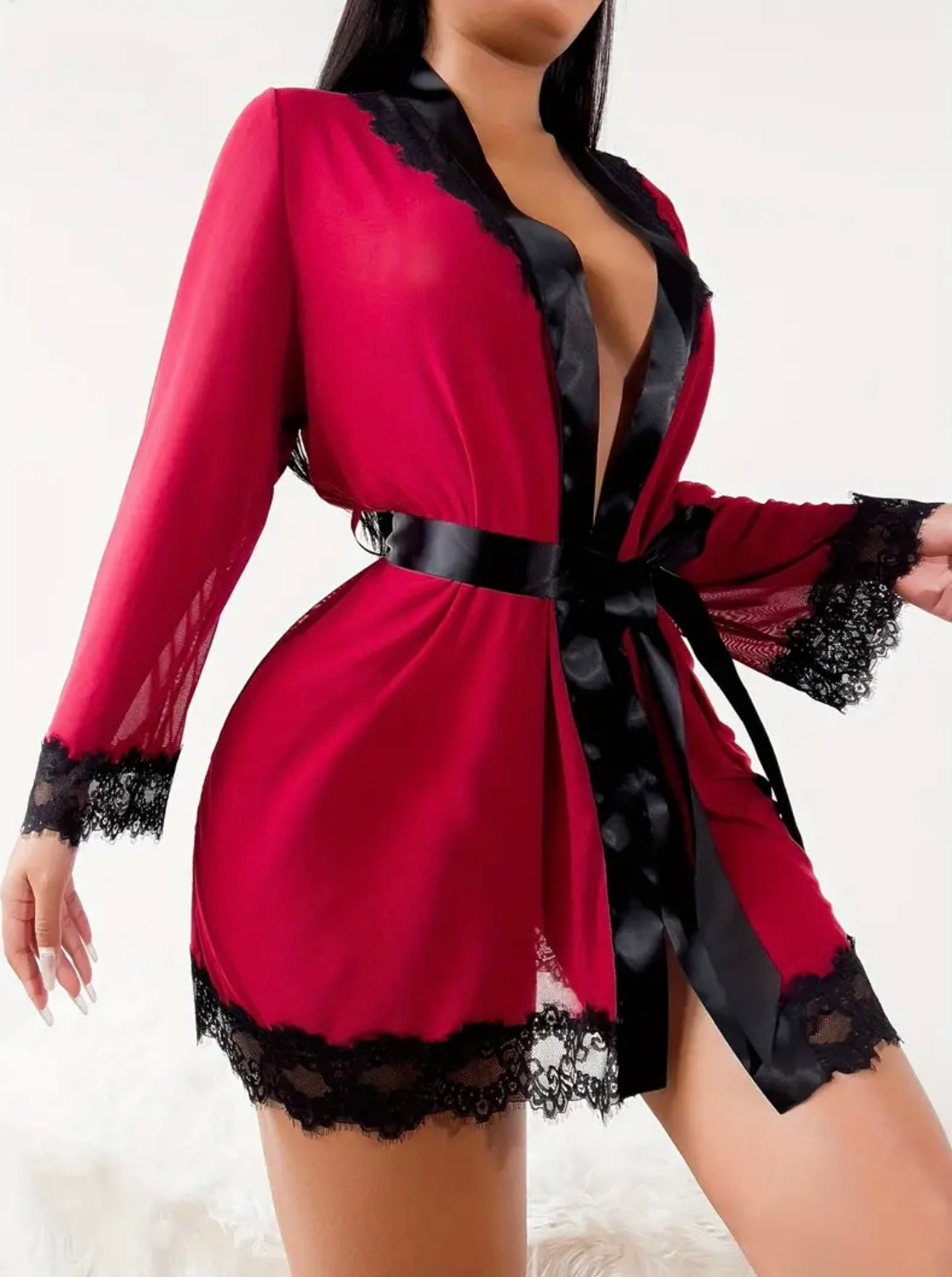 Crimson Elegance - Verführerischer Satin-Kimono