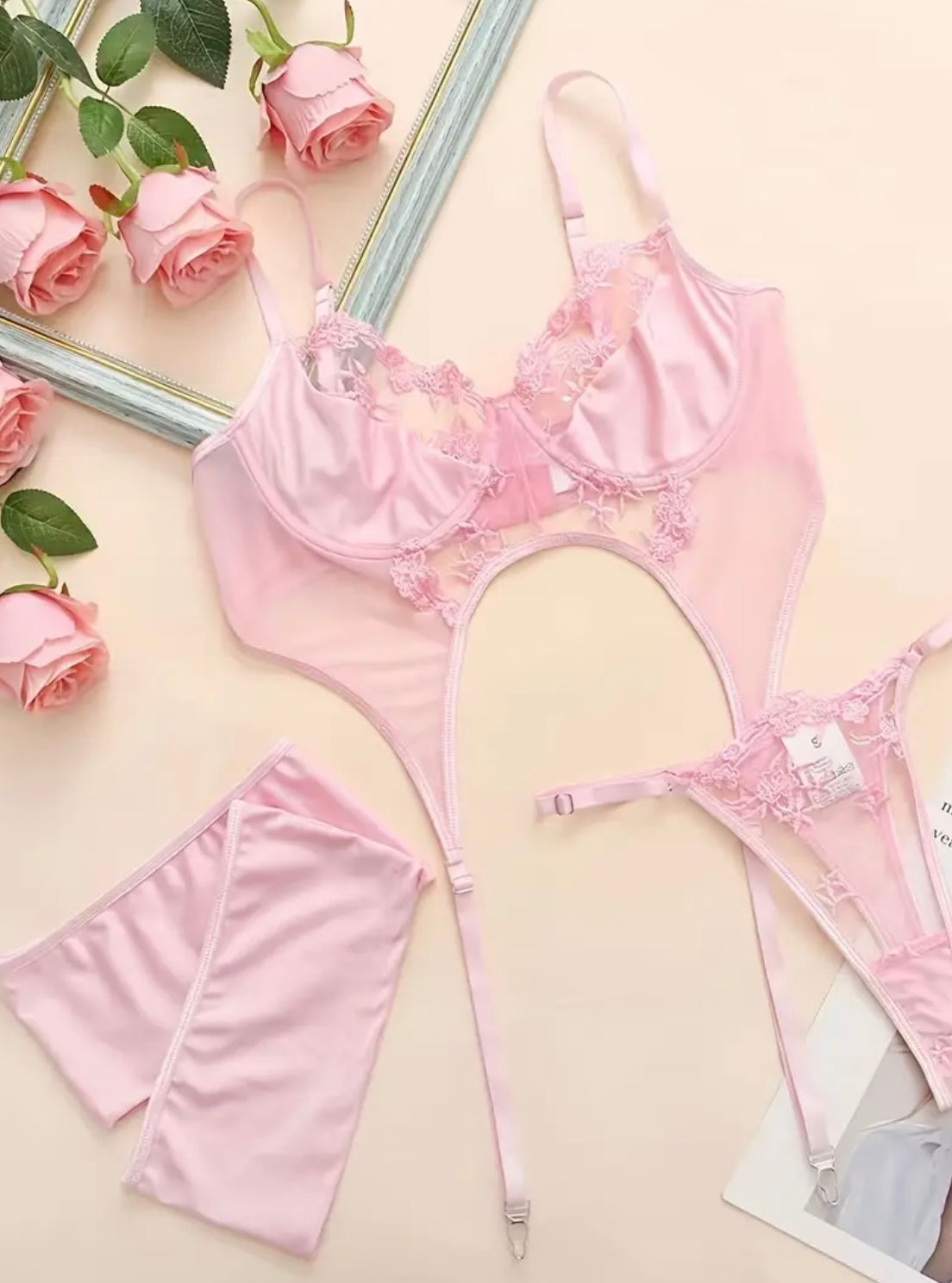 Blush Blossom - Zartes Dessous-Set mit Blumenstickerei