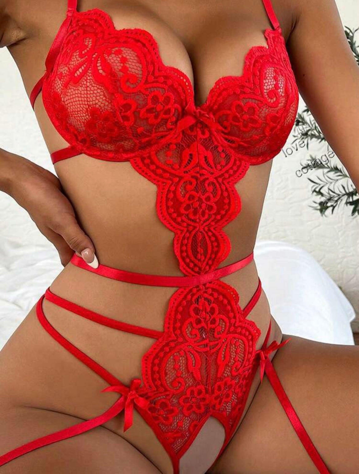 Scarlet Embrace - Aufsehenerregendes Dessous-Set